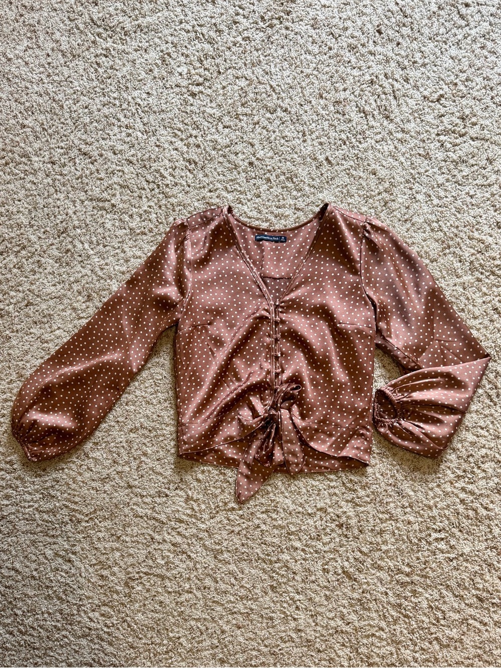 Abercrombie&Fitch Women’s Polka-Dot Satin Tie-Front Long-Sleeve Blouse. Size M.